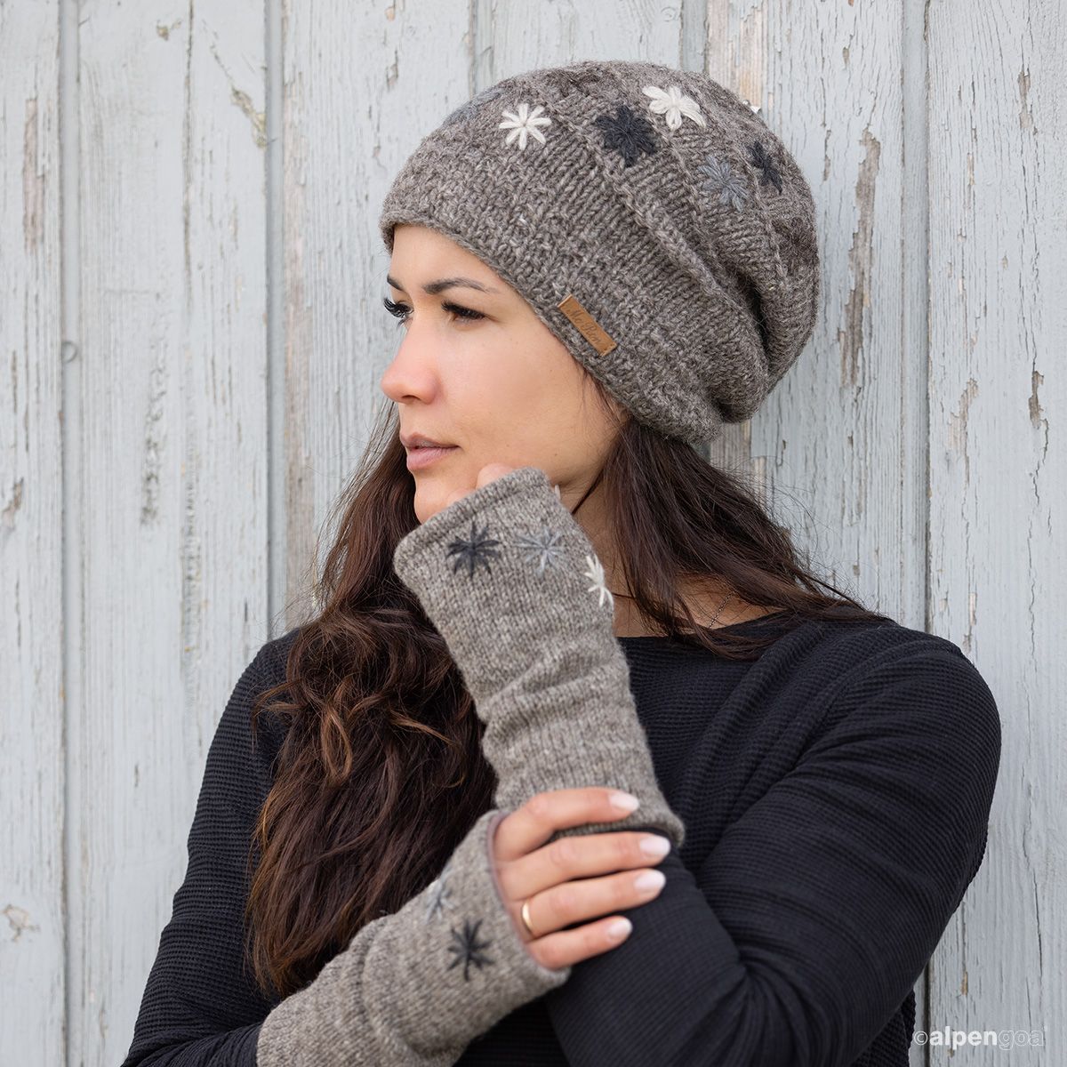 Beanie Wollmütze Jolien Naturbraun Tragebeispiel
